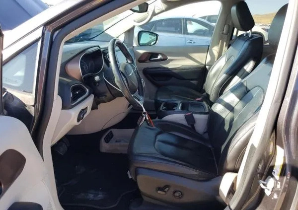 Chrysler Pacifica cena 49000 przebieg: 121143, rok produkcji 2018 z Międzyzdroje małe 46